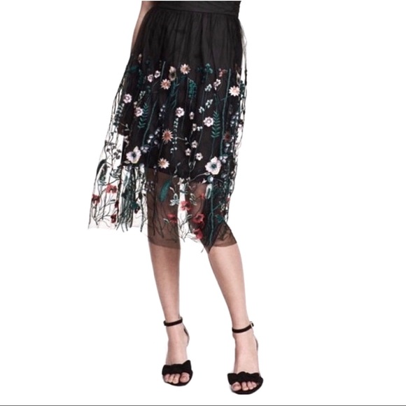 H&M Dresses & Skirts - H&M Black Floral Embroidered Tulle Skirt